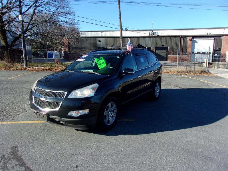 2011 Chevrolet Traverse LT photo 3 of 27 of 1gnkvged7bexample