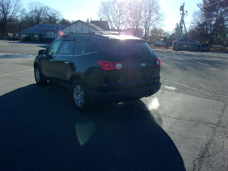 2011 Chevrolet Traverse LT photo 4 of 27 of 1gnkvged7bexample